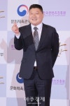'보이스킹' 코로나19 확진자 발생…강호동·안성훈 음성 판정