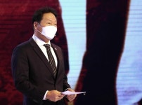 최태원 SK그룹 회장, 이혼 소송 법정 첫 출석