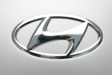 현대차그룹, 휠체어 전동화 도구 보급...장애인 이동 돕는다