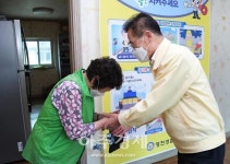영천시 경로당 문이 다시 열렸다···최기문 영천시장, 경로당 방문