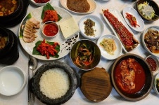 도자기만 찾으면 섭섭해요…취향따라 먹는 돌솥 쌀밥