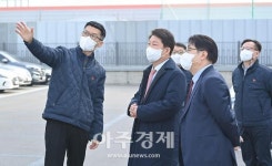 권영진 대구시장, 대구 시총 1위 기업 엘앤에프 방문