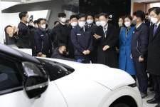 [2022 대선 포토] 기아 오토랜드 광명 방문한 이재명 대선후보