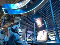 [CES 2022] 배우러 왔죠 정의선 회장, 3시간 종횡무진…CEO들 타사 돌며 열공