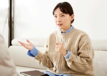 띵똥 작가 "산후조리원서도 태블릿 통해 작업"…카카오 이모티콘, 7천억 시장 '훌쩍'