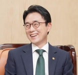 [재산공개] 비상장주식 덕분…이강섭 법제처장, 정부 고위급 재산 1위