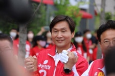 국민의힘 조현일 경산시장 후보, 하양 꿈바우시장 유세 이어가