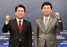 [지방선거 포토] 토론회 앞서 포즈 취한 안철수-김병관