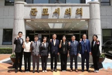 군포시, 하은호 시장 취임 후 새 시장실로 첫 출근 外