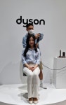 남해연헤어테크 | 100兆 홈 뷰티테크 시장…다이슨, 韓 헤어관리 새 판 짰다