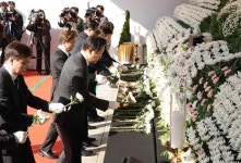 [이태원 참사] 오세훈, 서울광장 합동분향소 조문