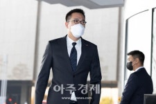[포토] 현암 김종희 한화 창업주 탄생 100주년 행사 참석하는 김동선 전략본부장
