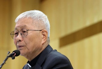 유흥식 추기경, 차기 교황 후보로 유력 지목되어 관심 집중