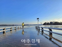 [기수정의 여행 in] 해질녘의 간월암·신비의 섬 웅도...이곳에선 누구나 사진작가