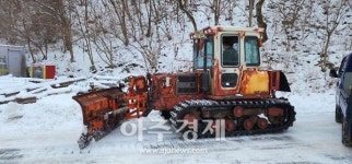 태백시 문곡소도동 주민자원제설봉사단, 주민들의 안전을 위해 신속 제설작업 펼쳐