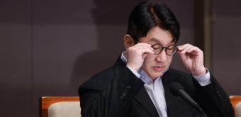 'SM 인수전' 물러난 방시혁···
