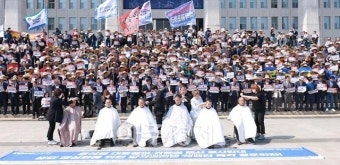 [포토] '쌀값 정상화법 공포 촉구 결의 대회 삭발식'