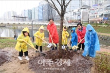 하남시-MG하남새마을금고, 시민들과 내 나무 심기 행사 가져