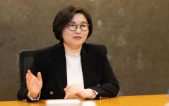 [아주초대석] 이영희 바른 대표 여성의 소통·공감 능력 발휘…기초 잘 닦은 대표로 기억되길