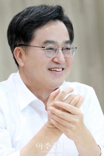 [강대웅의 정문일침(頂門一鍼)] '빅 블러'시대 더 빛나는 김동연 지사의 투자유치 행보