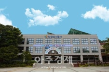 안산도시공사, 지역 미혼모 위해 직접 제작한 애착인형 기부