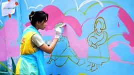 HDC그룹, 계열사 임직원과 벽화 그리기 봉사활동…소외이웃 거주환경 개선