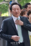 [포토] 정몽석 현대종합금속 회장, 정몽원 HL그룹 회장 차녀 결혼식 참석