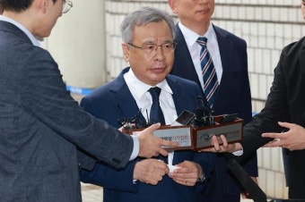 '가짜 수산업자 뇌물' 박영수 전 특검 11일 첫 공판