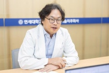 [아주초대석] 최재영 처장 "진료·연구 병행하는 의사과학자, 양성·지원 체계 마련해야"