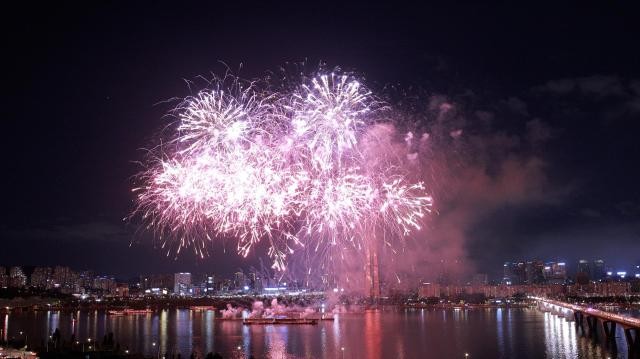 서울시메트로9호선과 5호선, 집회로 인해 무정차 통과 중