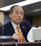 [2023 국감] 총선 출마 포기하라는 지적에 추경호 열심히 잘할 것