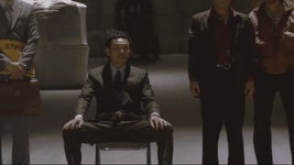 [이건희의 명성] 드루와·사탄 들렸어? 황정민, 명대사로 본 배우 성공기