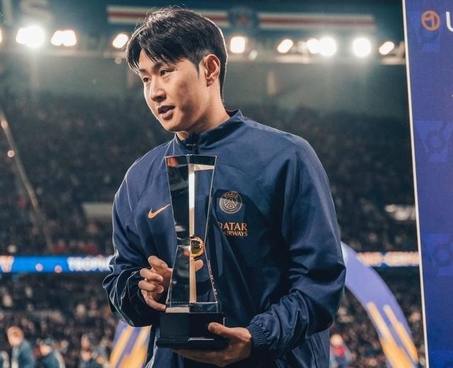 PSG, 앙제에 1-0 승리! 이강인, 5번째 우승 트로피 획득으로 13회 우승 달성