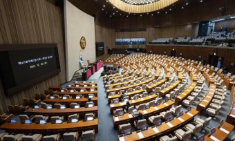 국회, '김건희·대장동 특검법' 정부 이송...민주, 긴급 기자회견