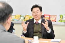 원강수 원주시장, 해외 판로 확대 위해 해태가루비 방문