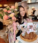 [슬라이드 포토] 김동완 마음 설레게 하는 서윤아 누구?