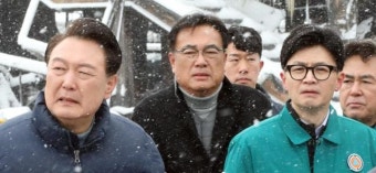 [포토] 윤석열 대통령, 한동훈 비대위원장과 함께 서천 시장 화재 현장 점검