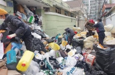 대구 수성구, 문 앞까지 쓰레기 저장강박 세대 주거환경‧정신건강 상담