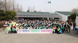 신계용 시장 그간 묵혀 있던 쓰레기 때끗이 청소하니 새로운 활력 솟아