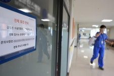 의료공백 7주차, 교수들 진료 축소에···환자들 발동동