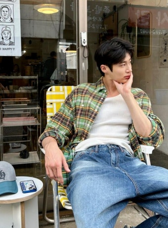 [슬라이드 포토] '선재 업고 튀어' 변우석, 남친룩의 정석 '설렘주의보'