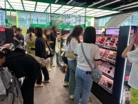 [르포] 한국 오면 꼭 들러야 하는 이곳...K-뷰티, CJ올리브영에 다 모였다