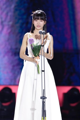 [포토] '유괴의날' 배우 유나, 백상예술대상 여자신인상 수상