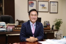 [강대웅의 정문일침(頂門一鍼)] 정장선 평택시장의 우보만리(牛步萬里) 시정철학, 민선 8기 후반 이끈다 