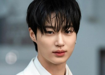 배우 변우석, 디스커버리 명동 매장 방문으로 화제 모았다!