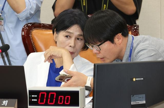 김민석, 한동훈 대표와의 대화 생중계 제안에 공허하다 비판