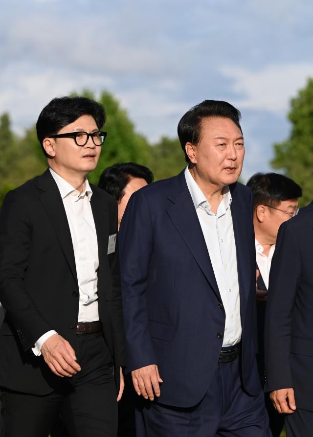 윤석열 대통령, 국민의힘 지도부와 만찬 진행하며 협력과 소통 강조