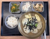 8000원에 푸짐한 백반 한상...영등포구청 공무원들의 숨겨진 맛집