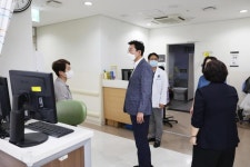 원강수 원주시장, 추석 연휴 원주의료원 비상진료체계 점검