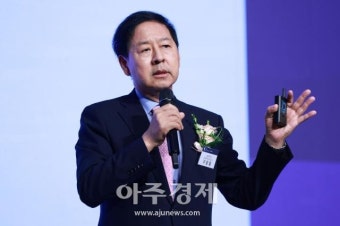 [포토] 강연하는 구윤철 서울대학교 경제학부 특임교수
